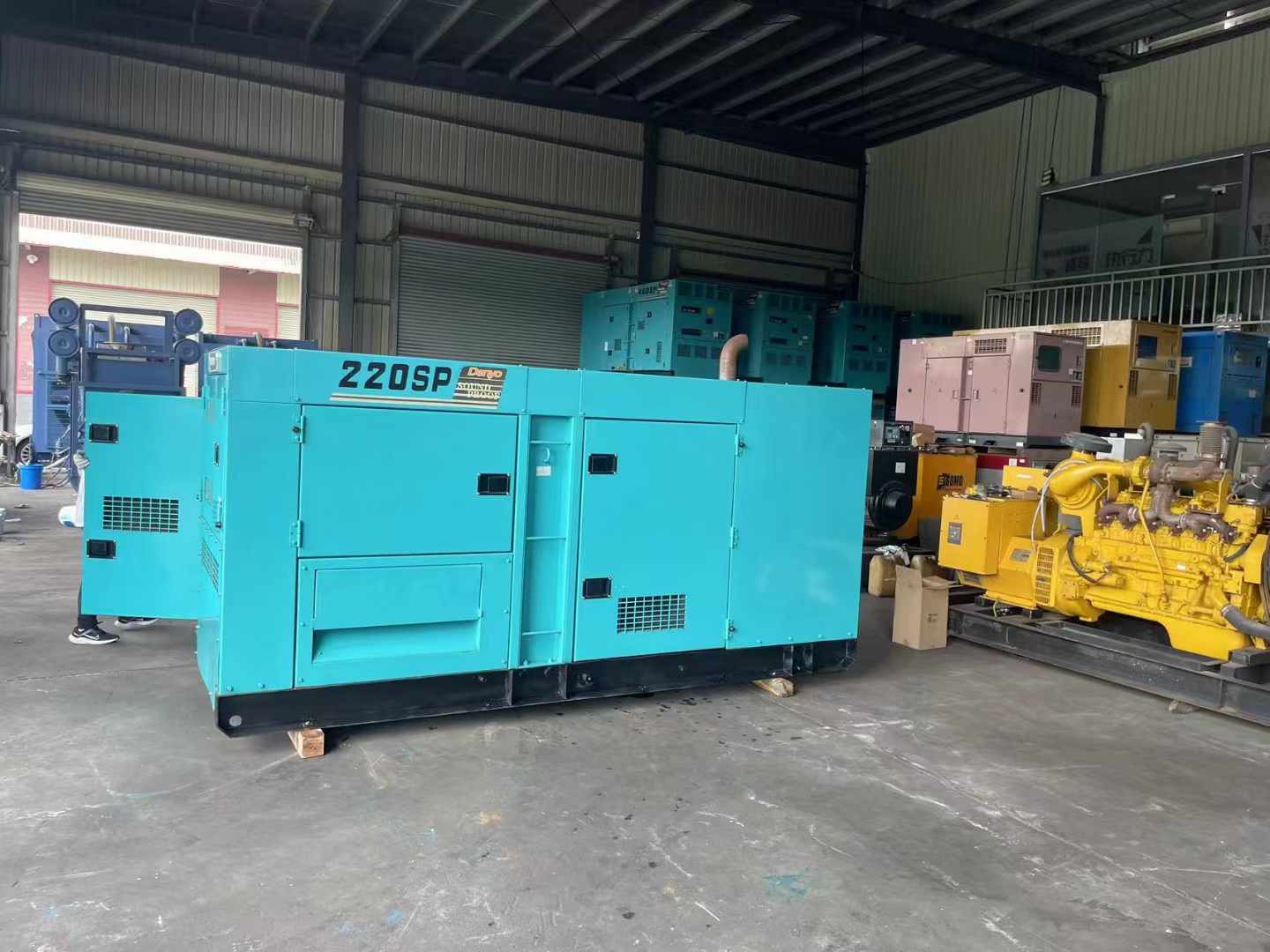 兰州柴油发电机组长期不间断运行时，如何监控其温度和压力？