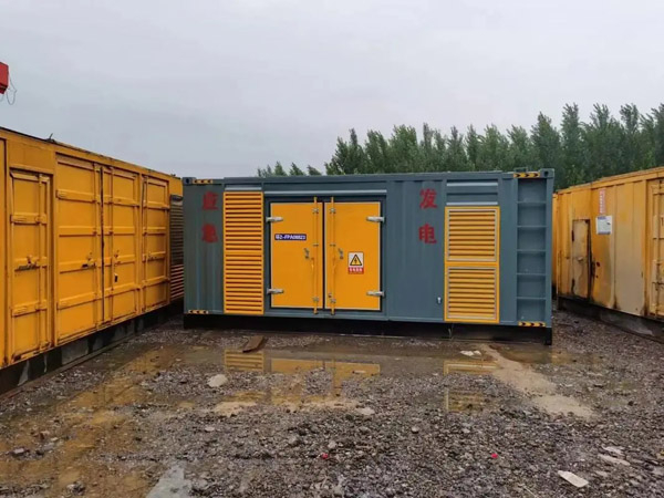 兰州柴油发电机如何判断干式空气滤清器是否需要更换？